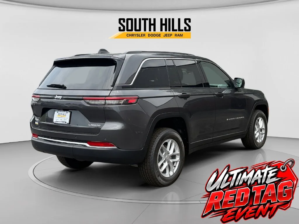 New 2026 Baltic Gray Metallic Clear-Coat Exterior Paint Jeep Laredo image 5