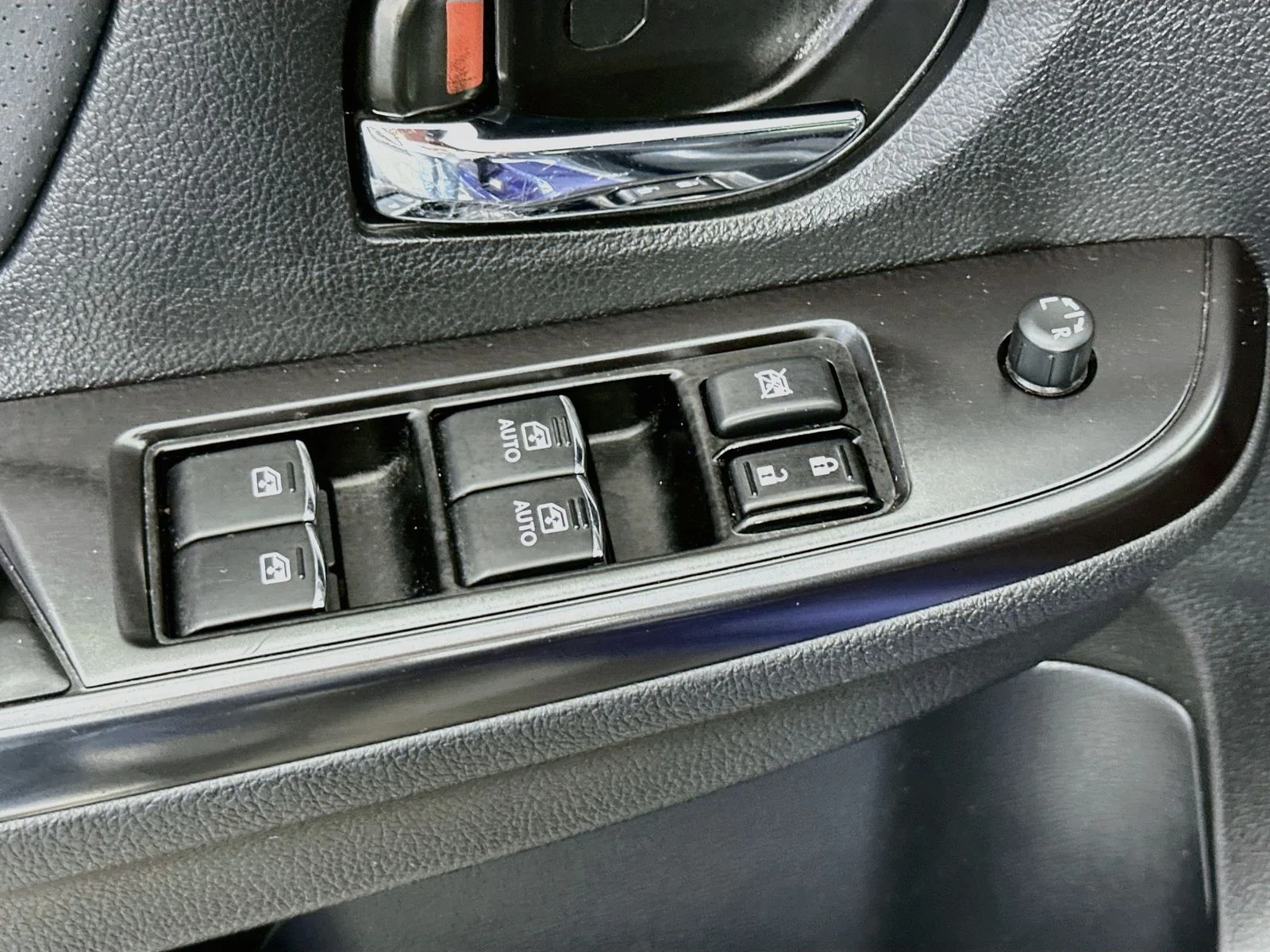 Used 2019 Blue Subaru Limited image 17