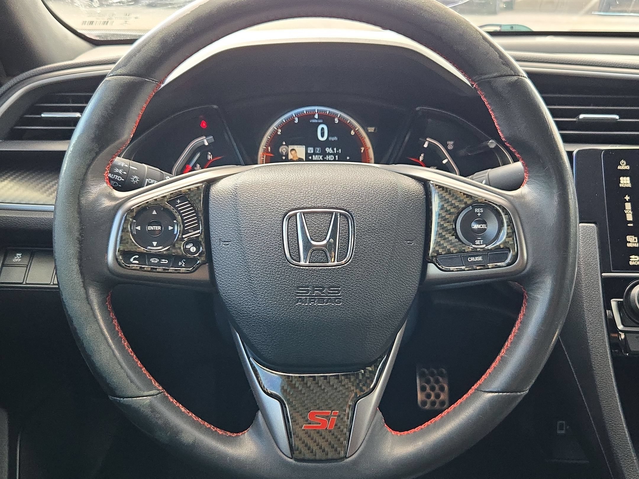Used 2018 White Honda  image 20