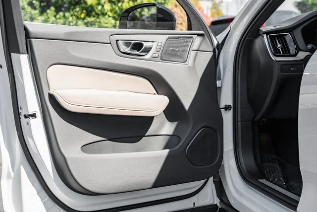 New 2026 Crystal White Volvo Plus image 34