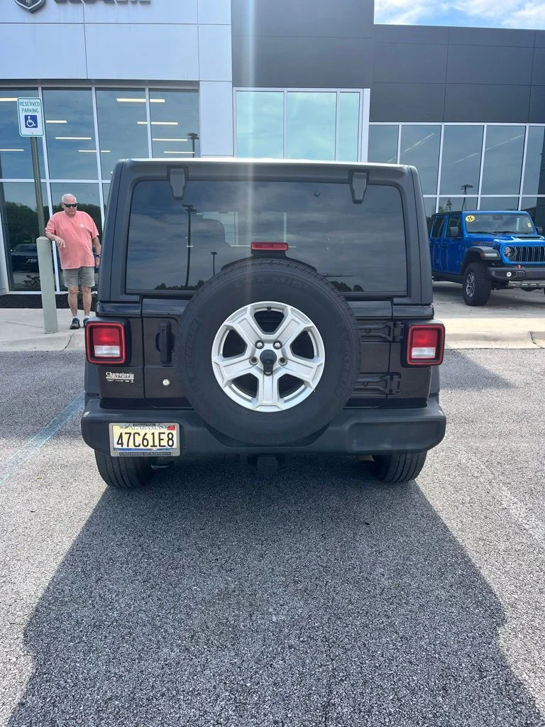 Used 2020 Black Clearcoat Jeep Unlimited Sport S image 14