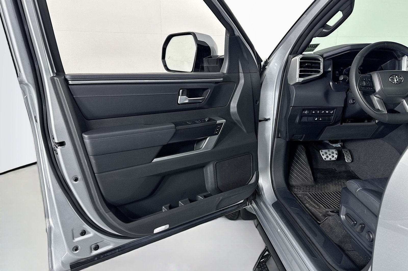 Used 2025 CELESTIAL SILVER Toyota Platinum image 21