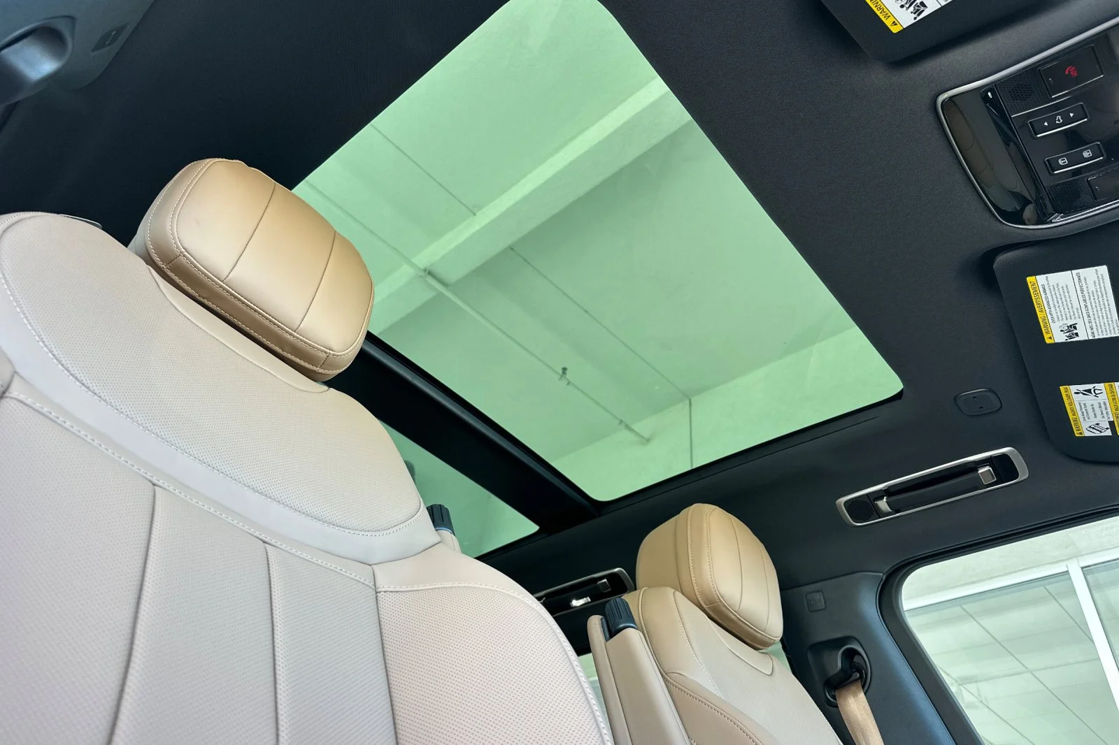 New 2026 Varesine Blue Land Rover SE image 17