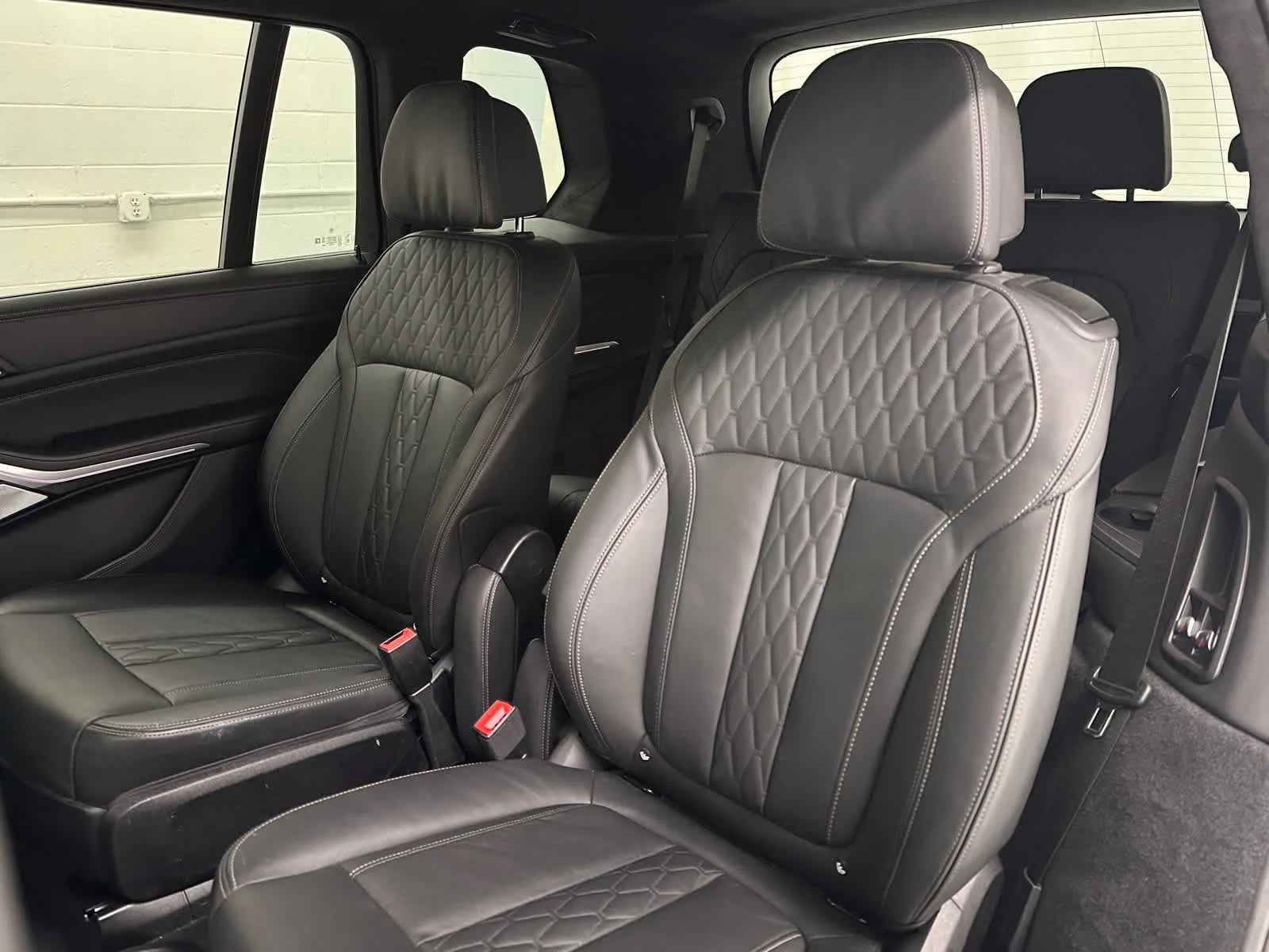 Used 2025 Skyscraper Grey Metallic BMW ALPINA XB7 image 16