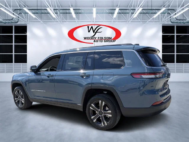 New 2027 Steel Blue Paint Jeep Limited image 5