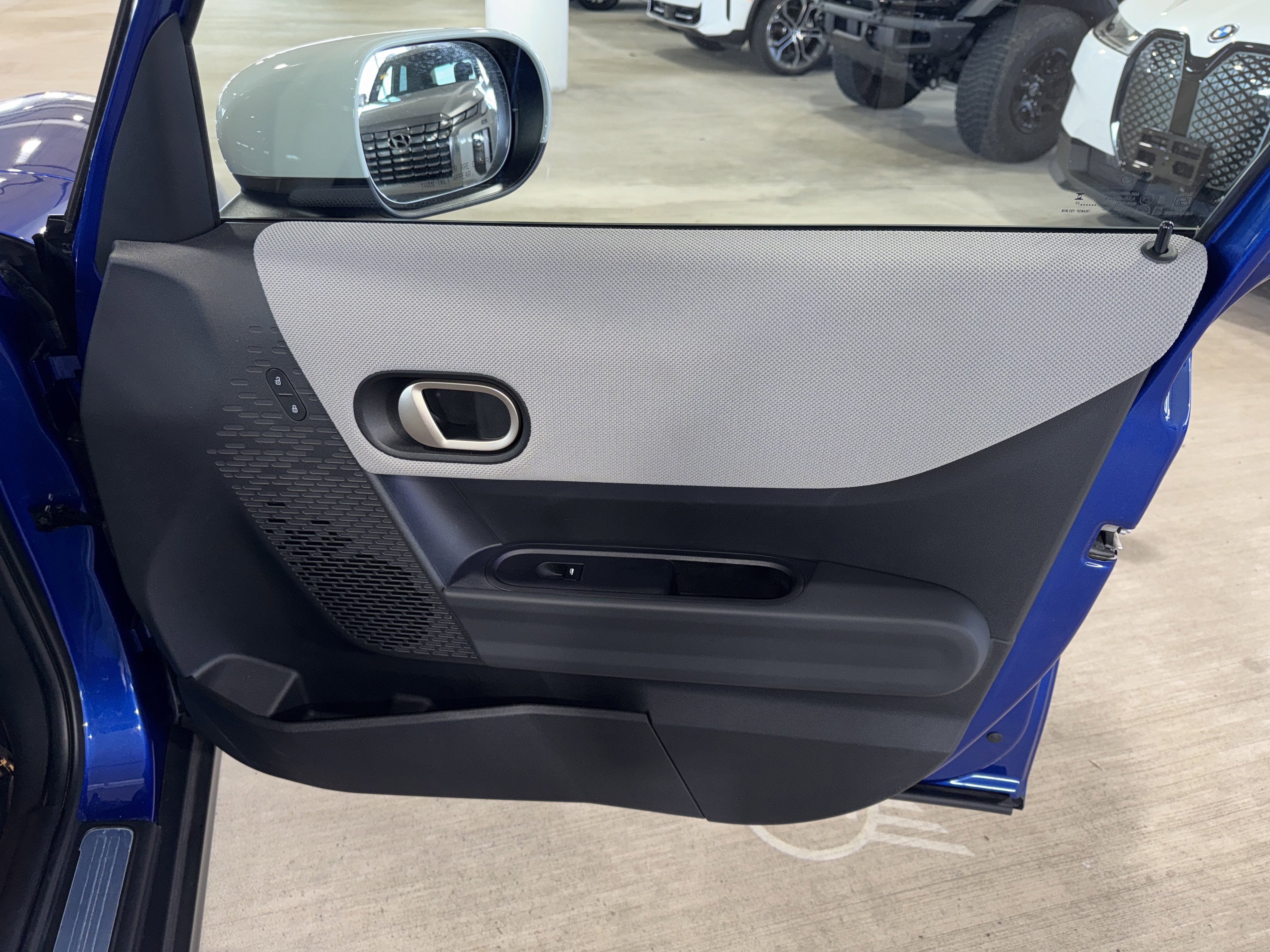 Used 2025 Blazing Blue Metallic MINI Signature Plus image 9