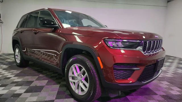 2025 Jeep Grand Cherokee Laredo - Photo 2