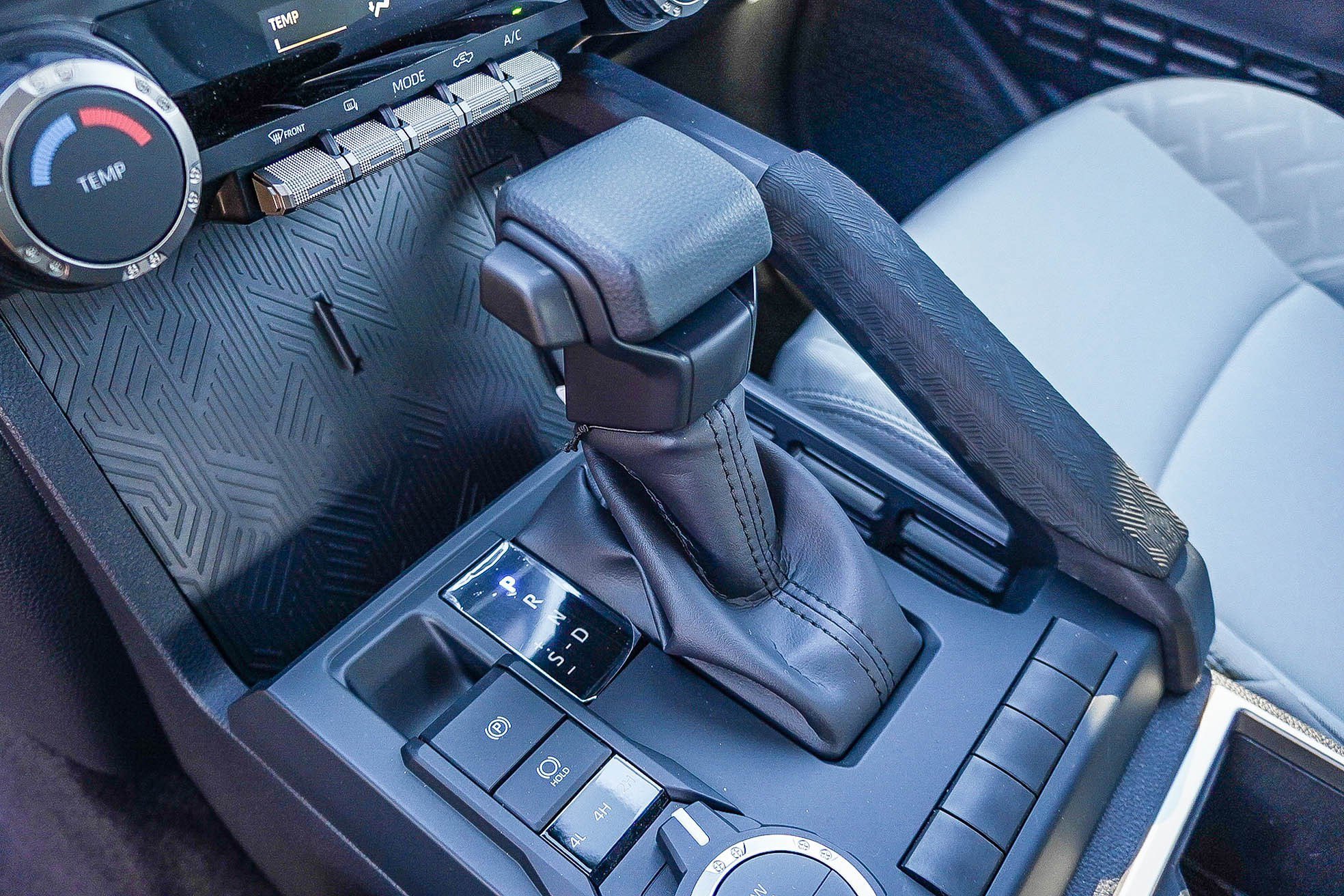 2026 Toyota Tacoma SR5 - Photo 24