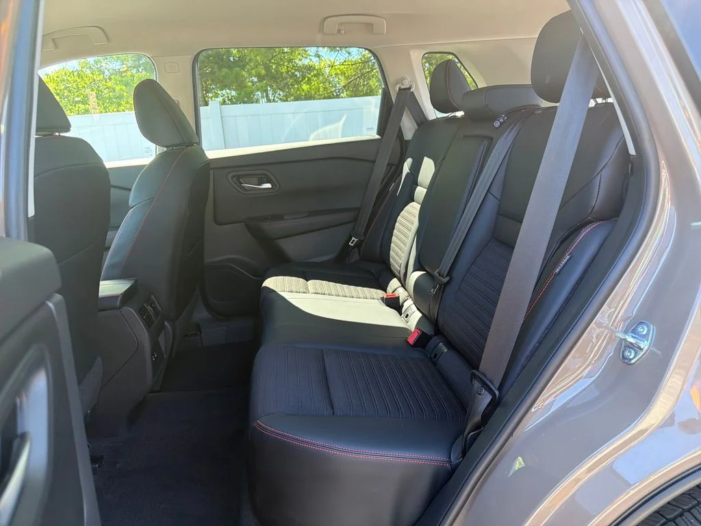 Used 2025 Beige/tan Nissan Rock Creek image 29