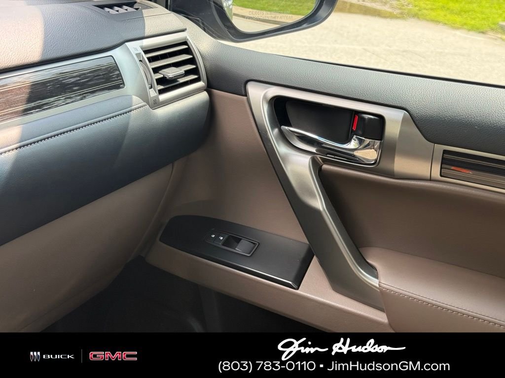 Used 2022 Silver Lexus 460 image 38