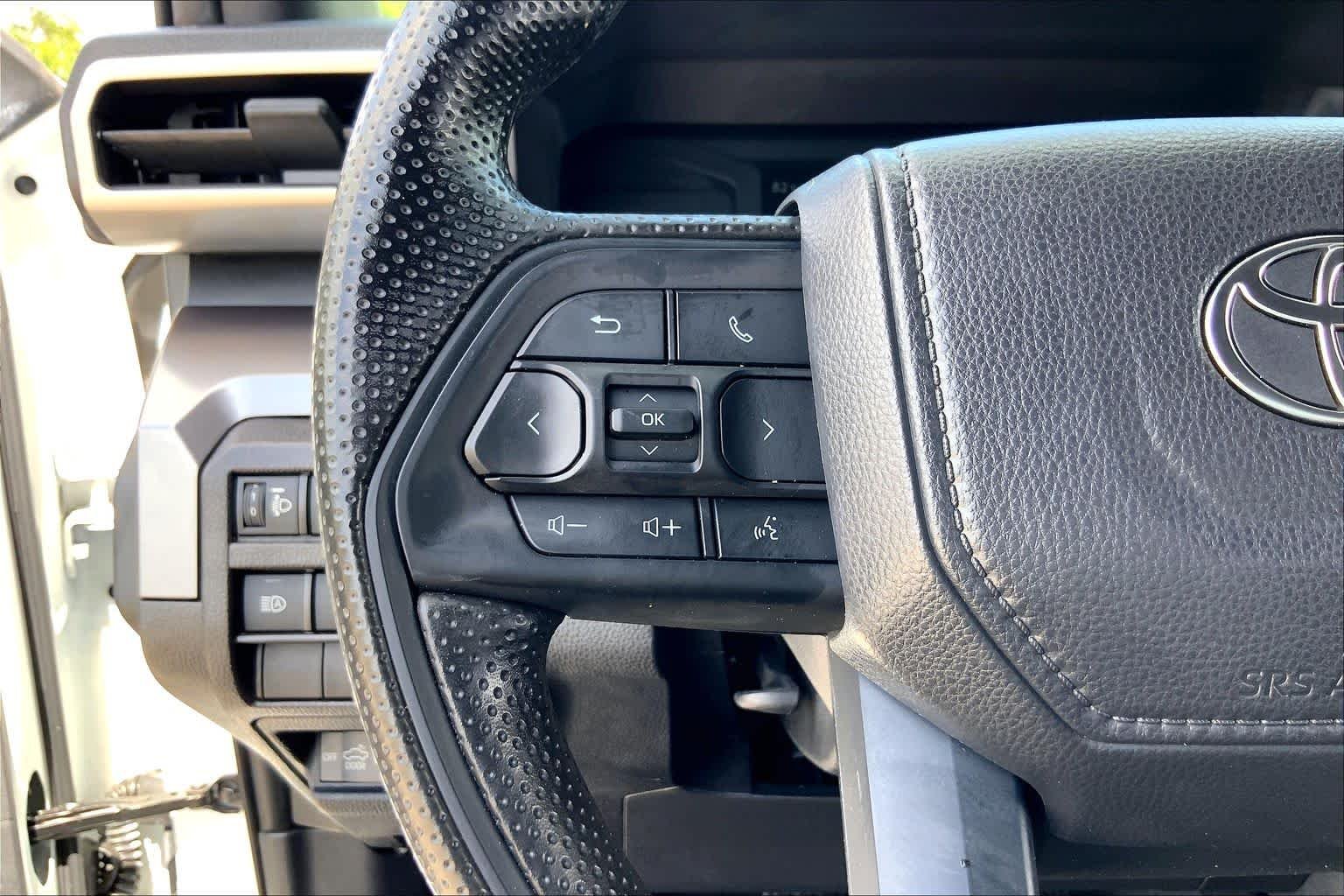 Used 2025 Ice Cap Toyota SR5 image 23