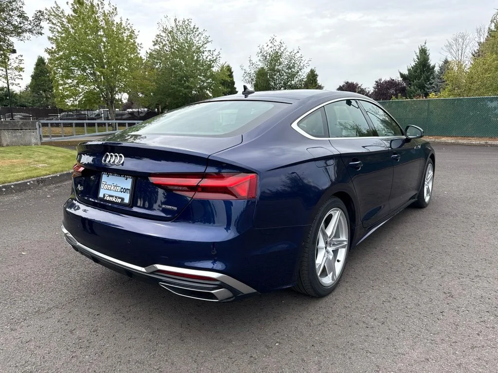 Used 2022 Navarra Blue Metallic Audi Prestige One-Owner image 7