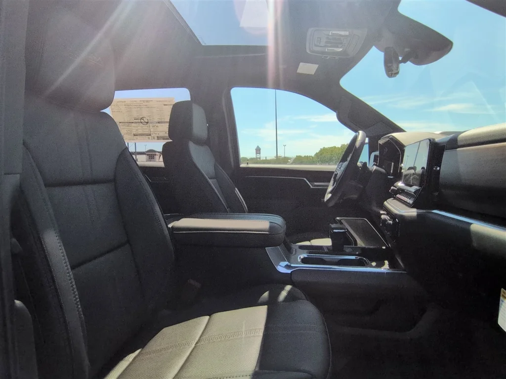 Used 2026 White Sands Chevrolet High Country image 29