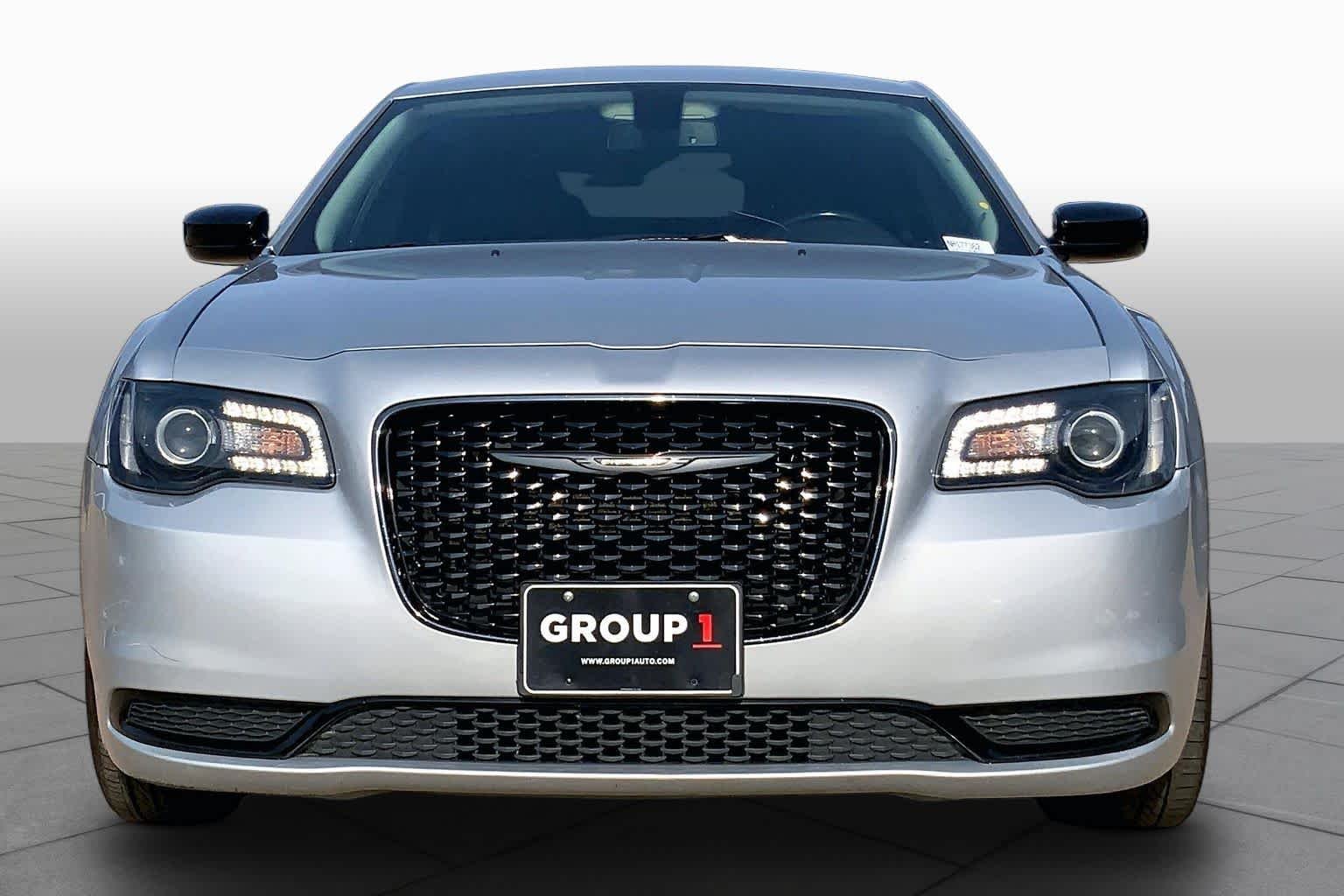 Pre-Owned 2022 Chrysler 300 Touring