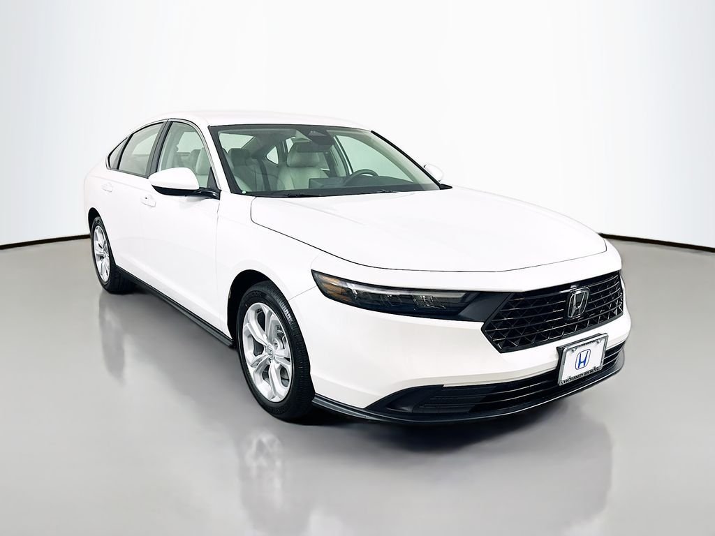 New 2026 Platinum White Pearl Honda LX image 3
