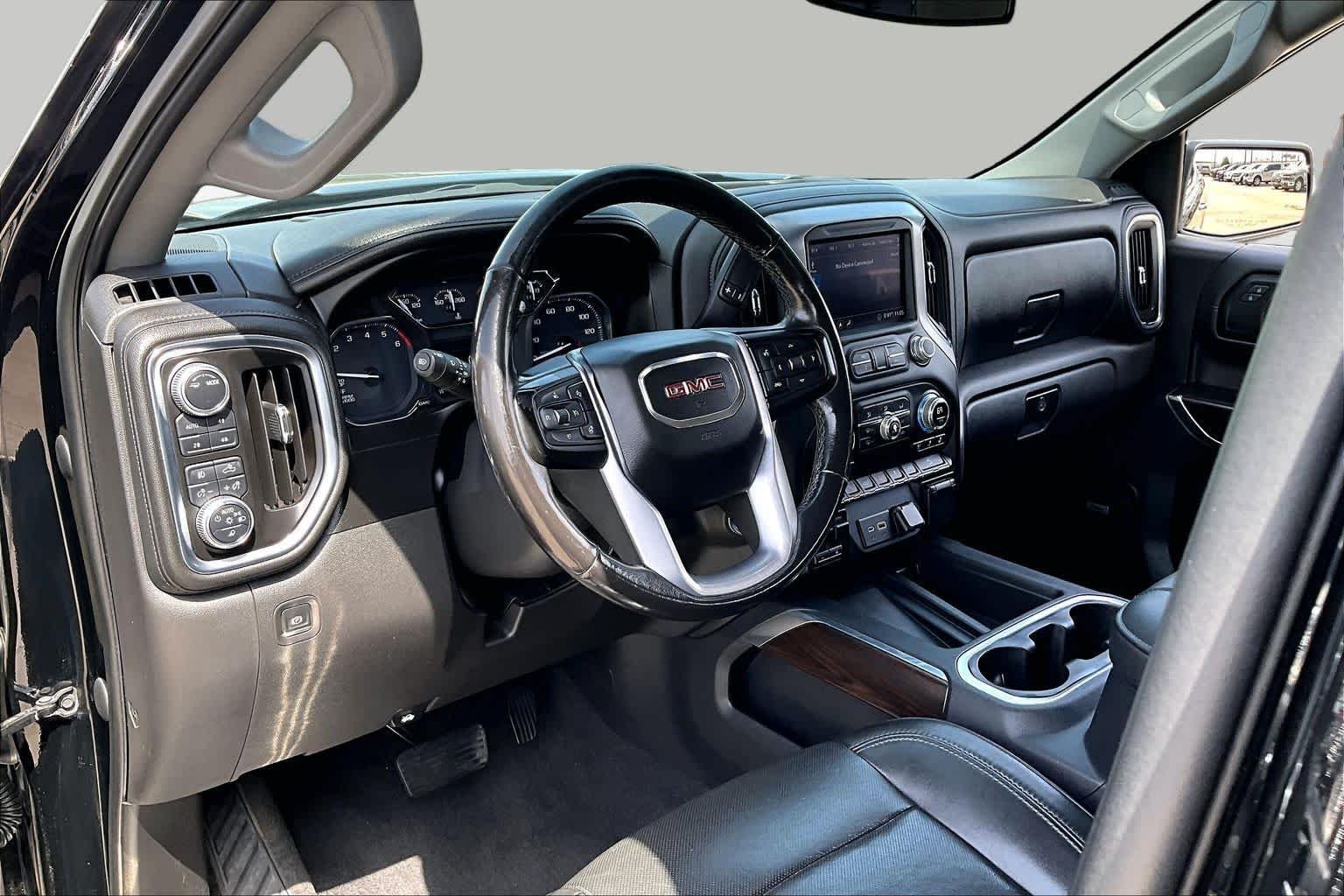 Used 2020 ONYX BLACK GMC SLT image 18