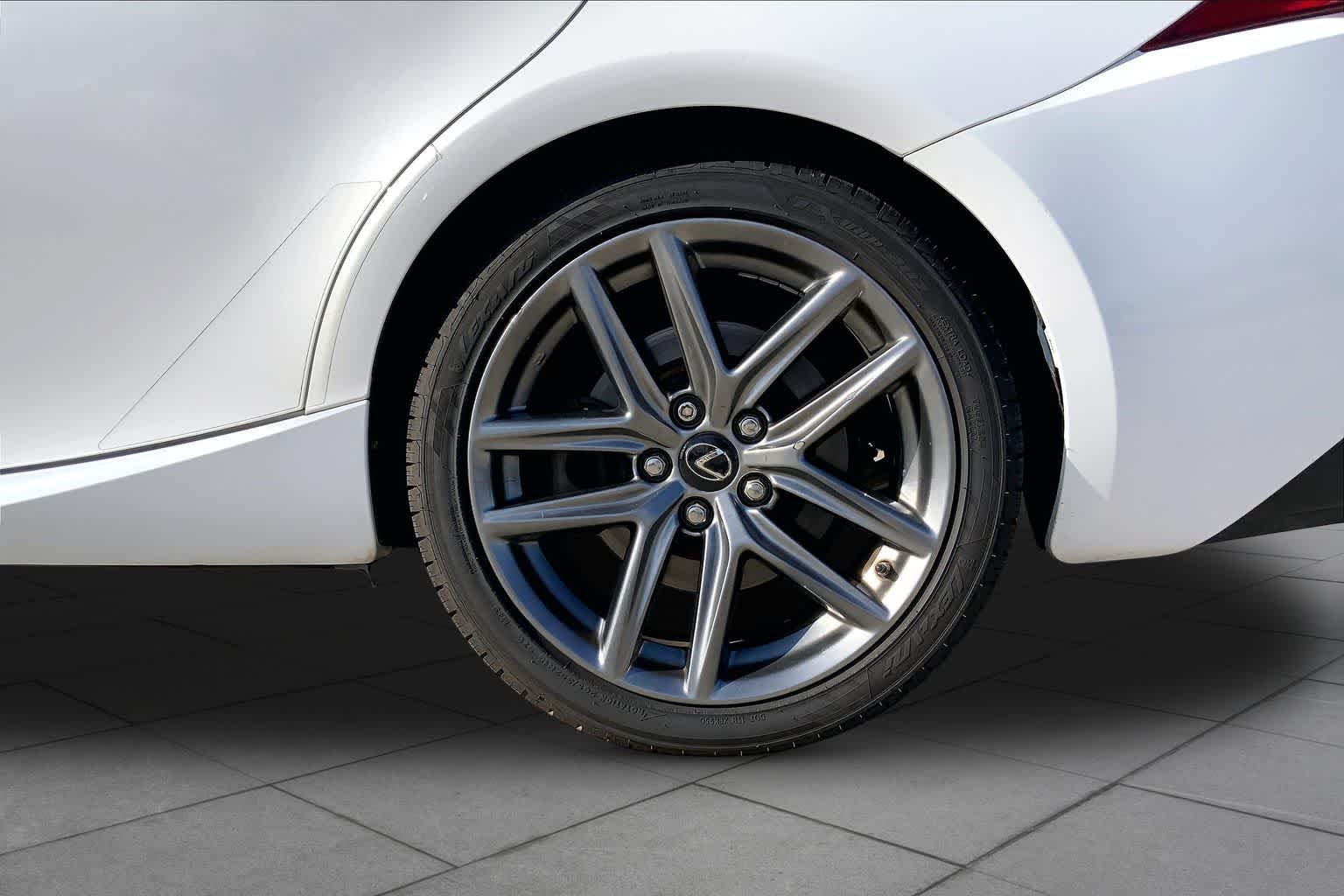 Used 2014 Ultra White Lexus  image 10