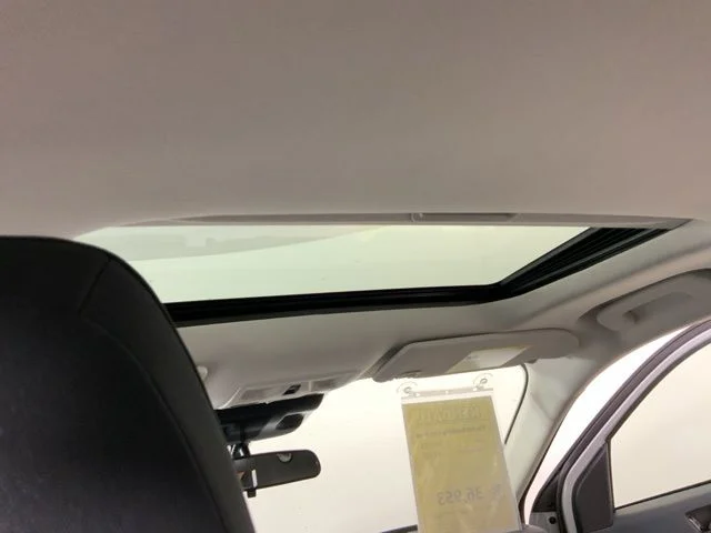 New 2025 Space White Metallic Ford XLT image 26