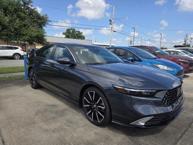 Used 2026 Meteorite Gray Metallic Honda Touring image 3