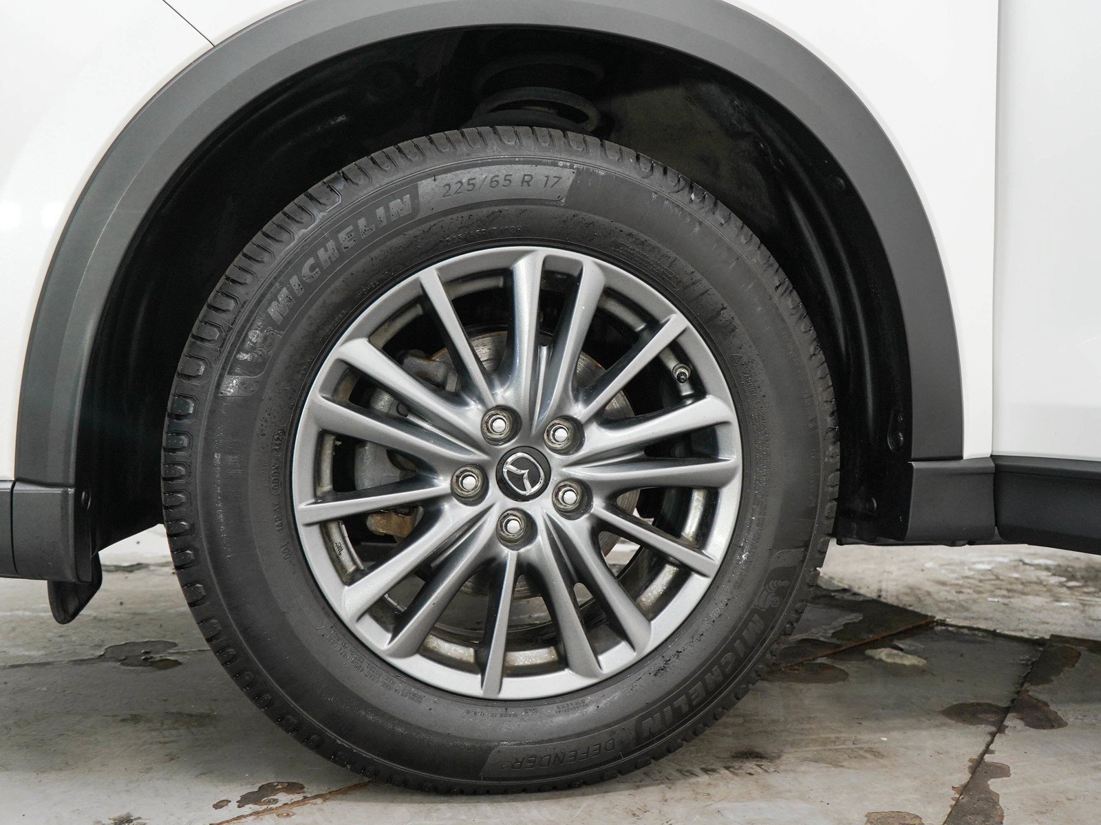 Used 2017 Snowflake White Pearl Mica Mazda Touring image 29