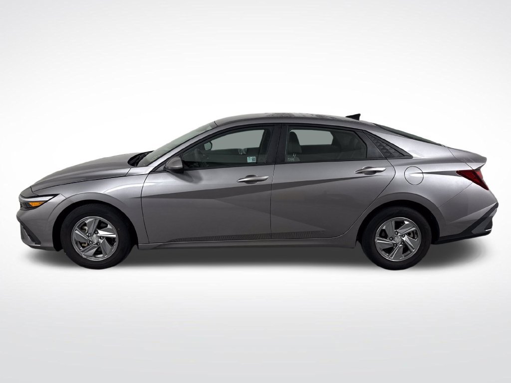 2024 Hyundai Elantra SE - Photo 8