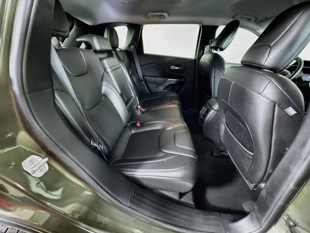 Used 2019 Green Jeep Latitude Plus image 32