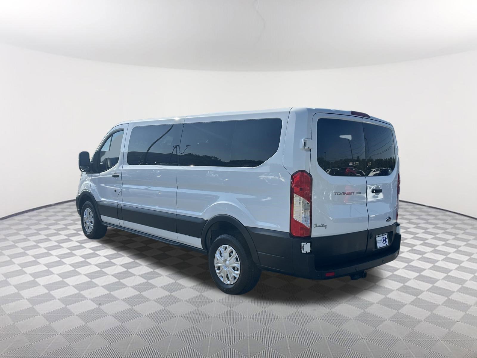 Used 2023 White Ford XL image 7