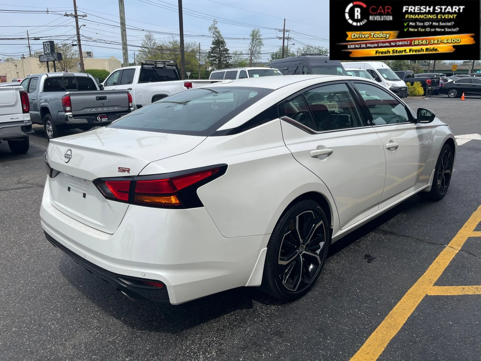 Used 2025 Pearl White Tricoat Nissan SR image 9