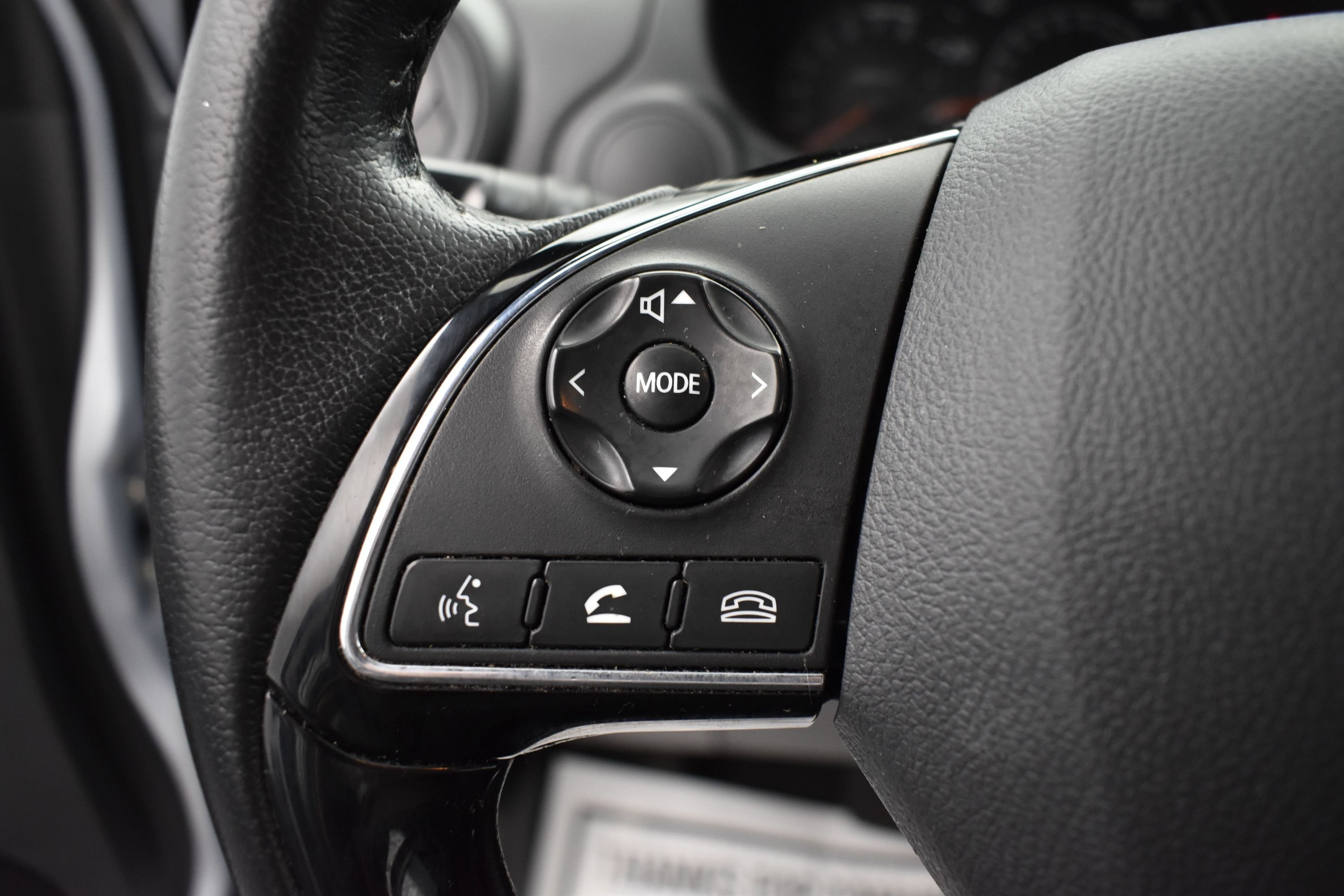 Used 2018  Mitsubishi ES image 6