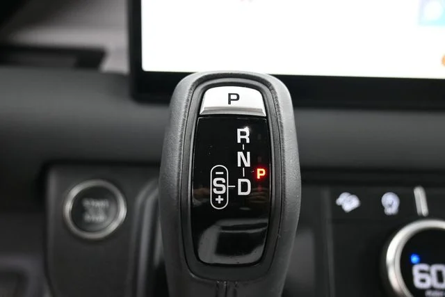 Used 2025 Blue Land Rover S image 22