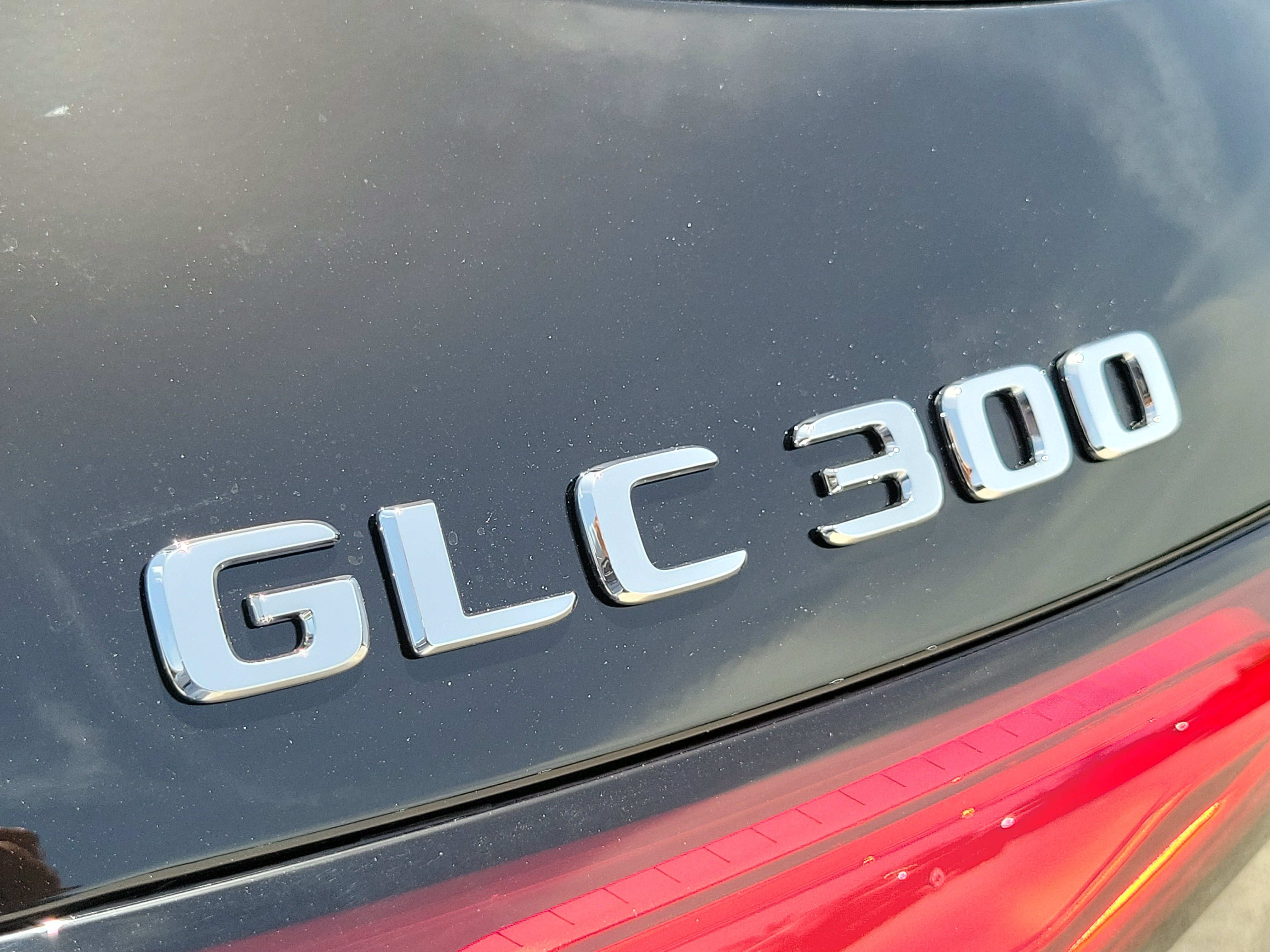 New 2026 Black Mercedes-Benz GLC 300 image 7
