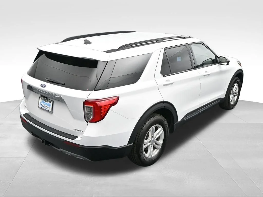 Used 2023 Oxford White Ford XLT image 30
