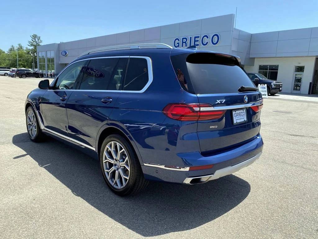 Used 2021 Phytonic Blue Metallic BMW xDrive40i image 9
