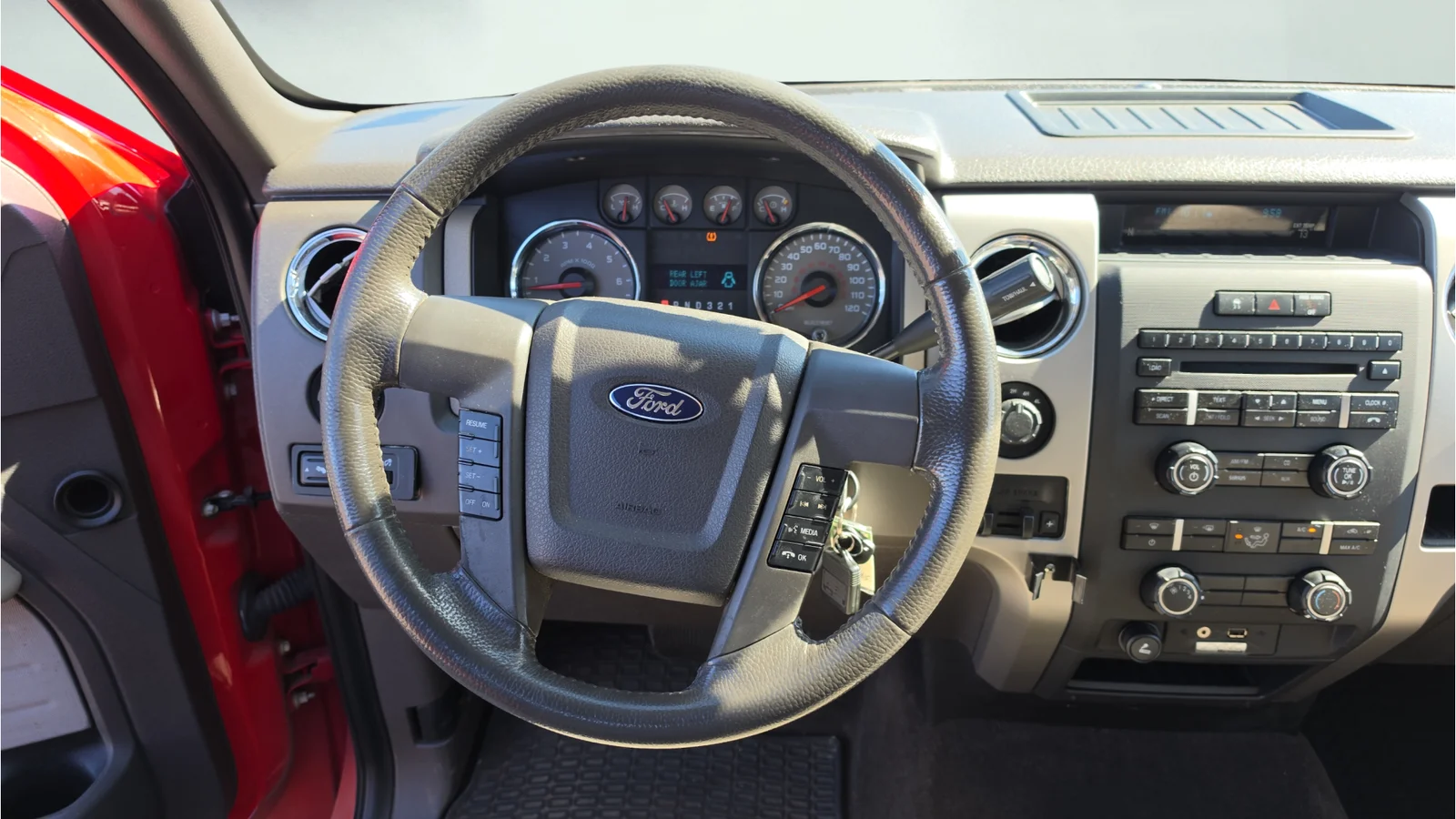 Used 2010 Red Ford XLT image 18