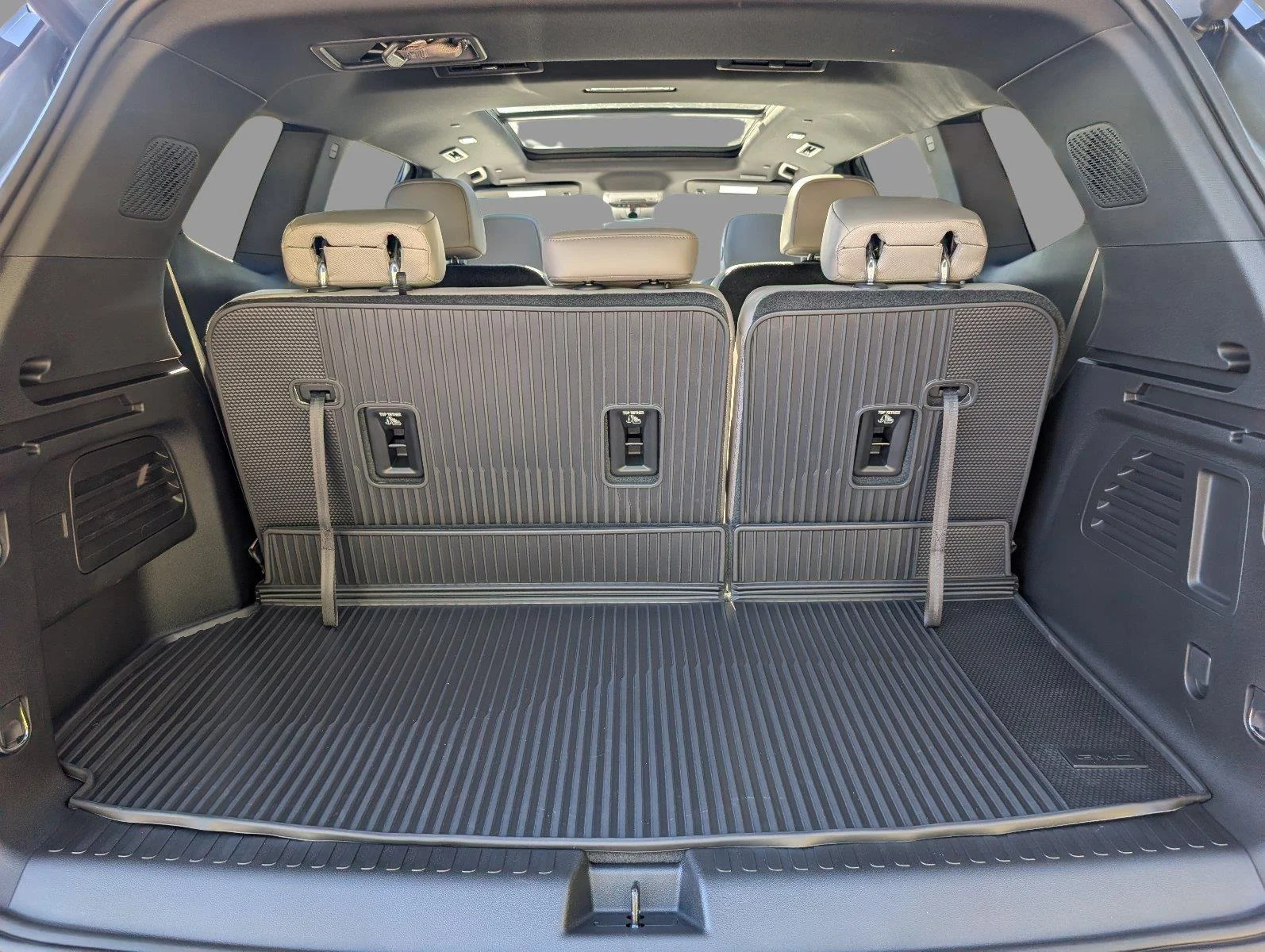 New 2027 Sterling Metallic GMC Elevation image 5