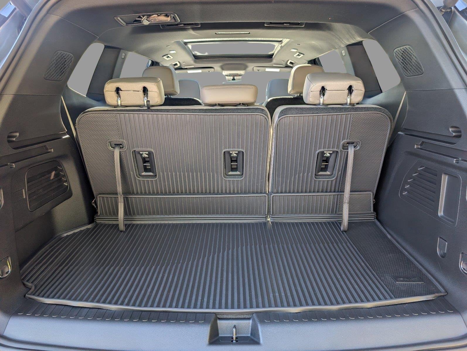 New 2027 Sterling Metallic GMC Elevation image 5