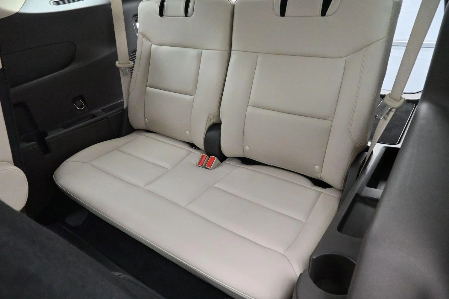 Used 2020 Star White Metallic Tri-Coat Ford Platinum image 33