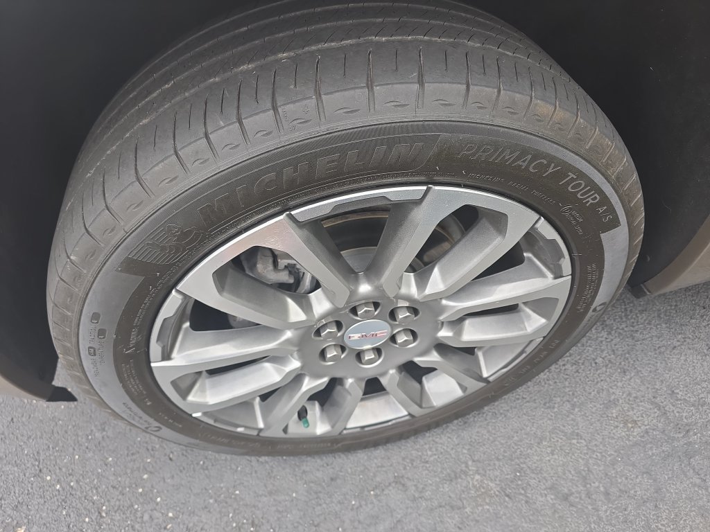 Used 2023 Gray GMC Denali image 10