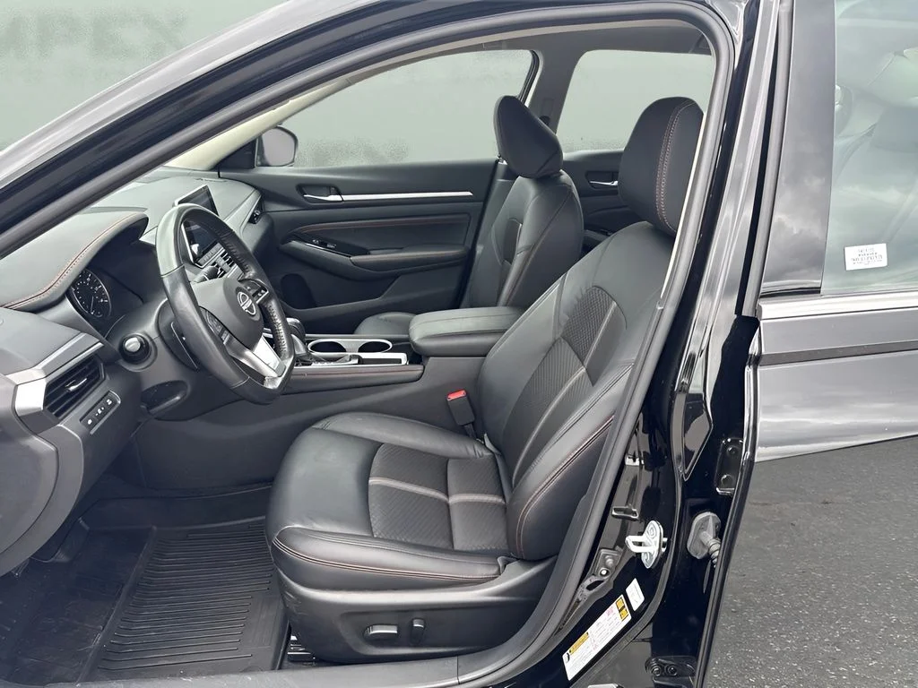 Used 2023 Black Nissan 2.5 SR image 9