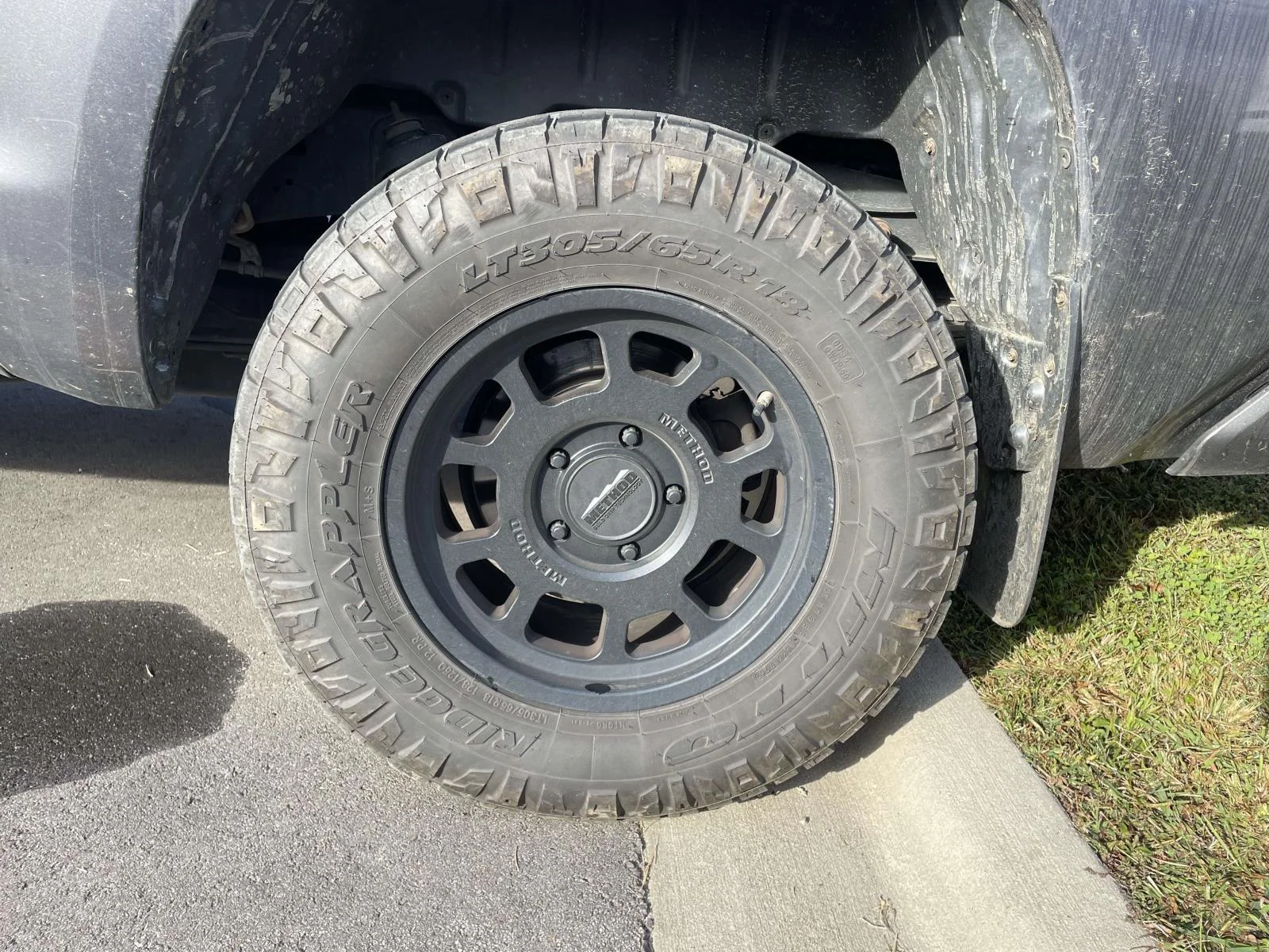 Used 2020 Magnetic Grey Metallic Toyota SR5 image 5