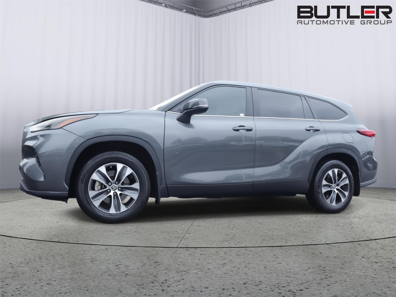 Used 2023 Magnetic Gray Metallic Toyota XLE image 1