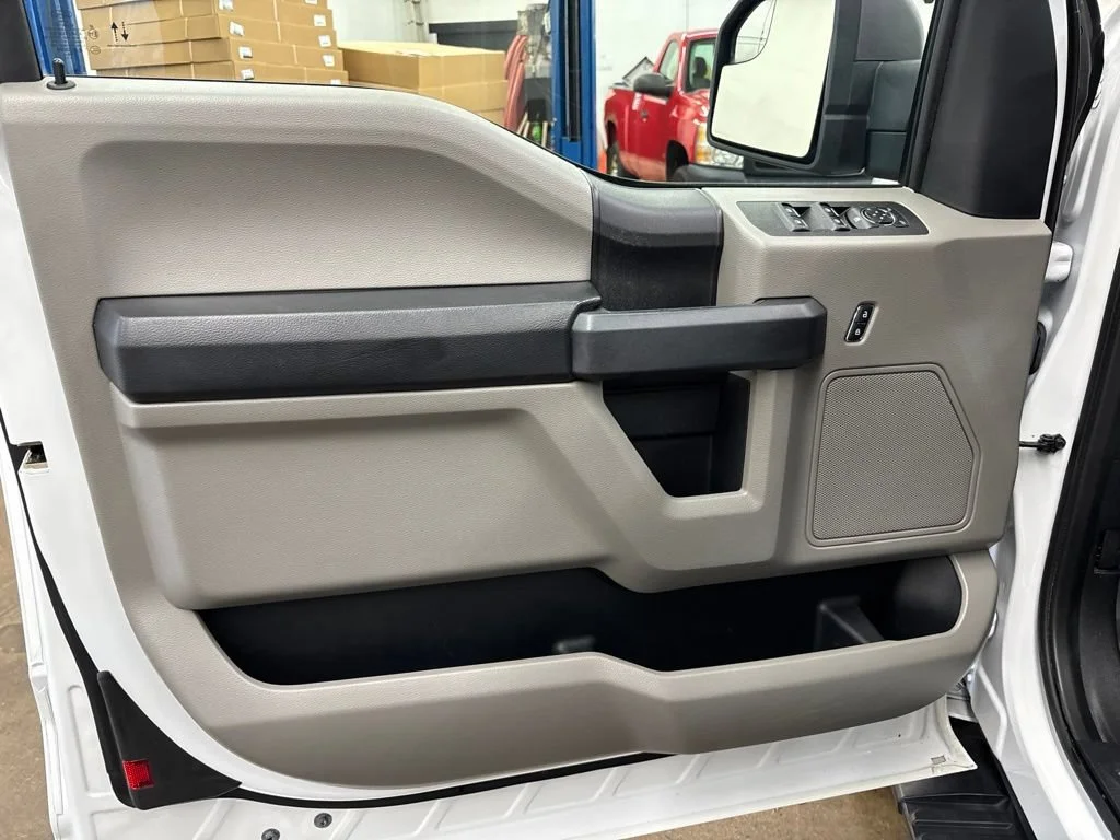 Used 2020 White Ford XL image 21