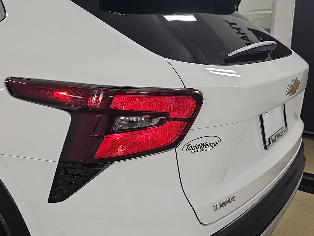 Certified Used 2025 White Chevrolet LT image 38