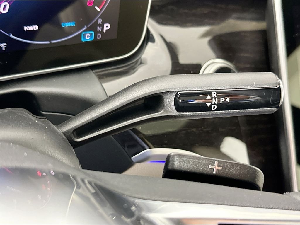 New 2026 Selenite Grey Metallic Mercedes-Benz C 300 image 17