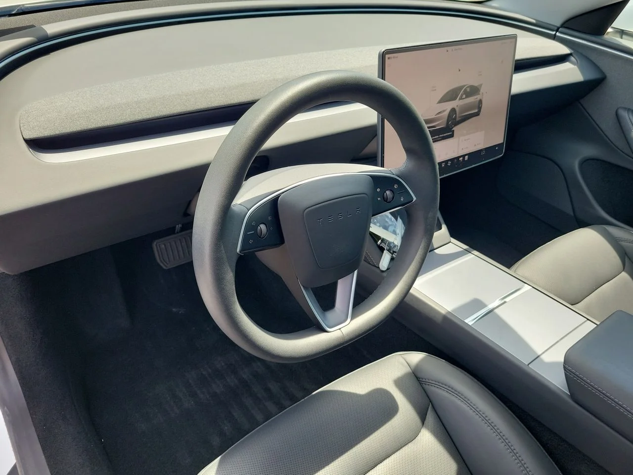 Used 2024 White Tesla Base image 22