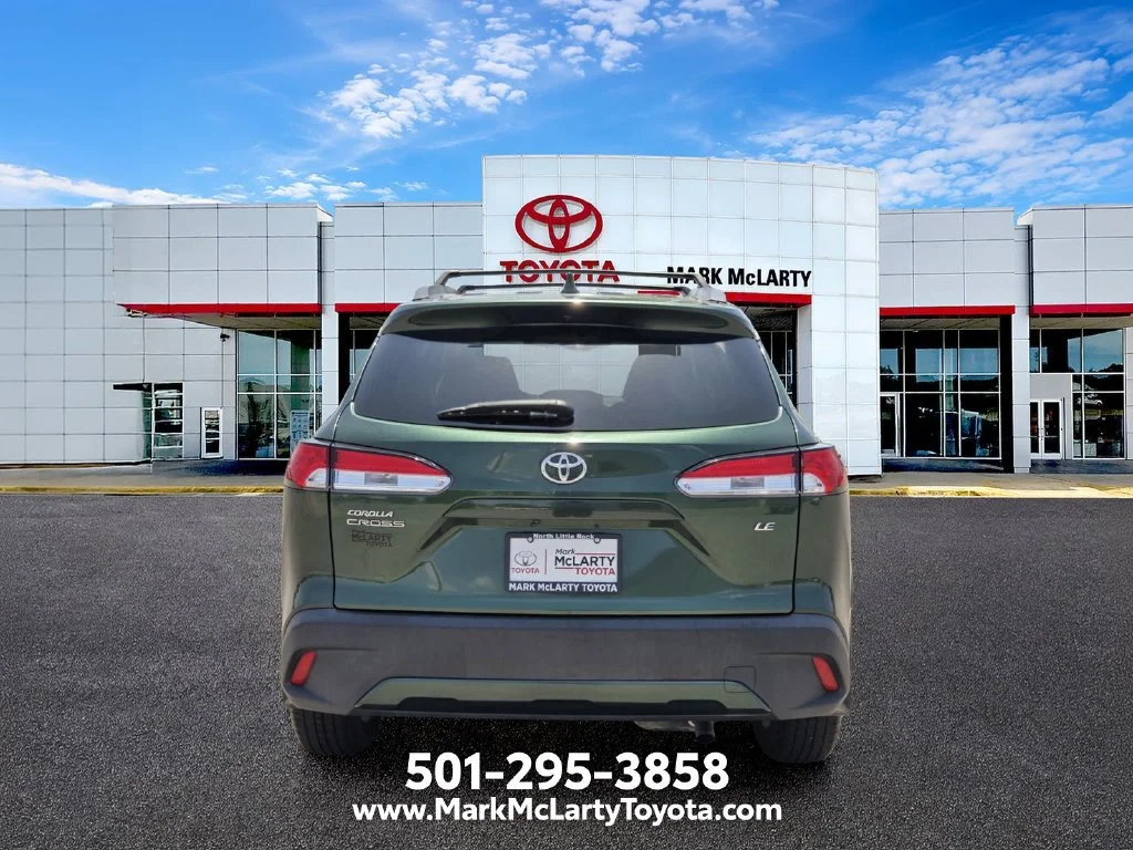 Used 2022  Toyota LE image 4
