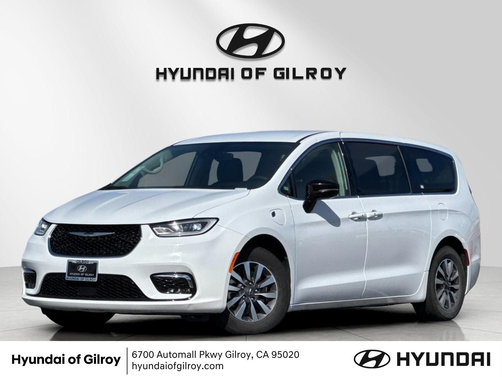 2024 Chrysler Pacifica Hybrid Select PHEV's photo