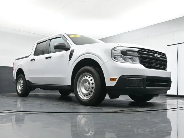 Used 2024 White Ford XL image 25