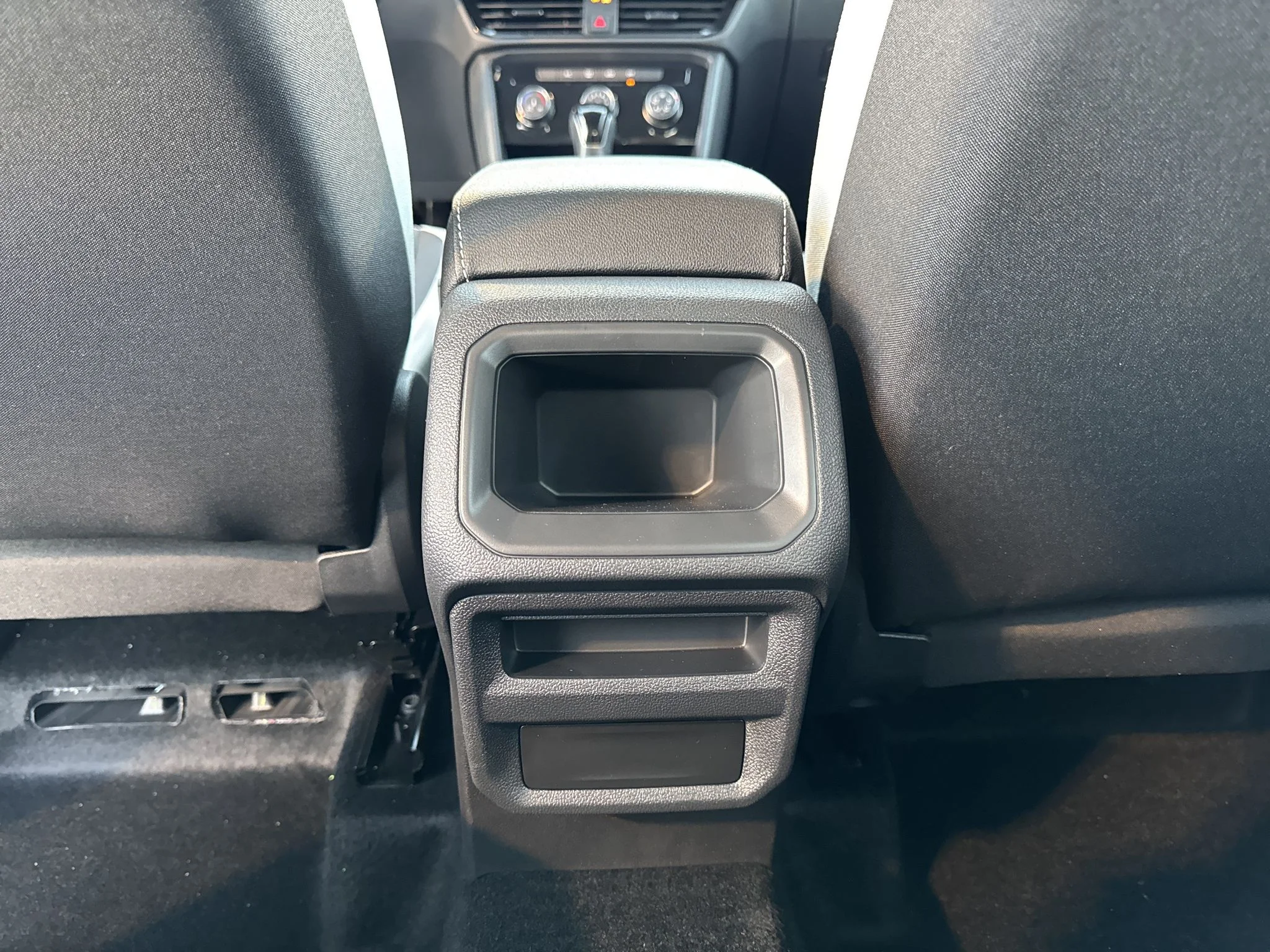 New 2027 Platinum Gray Metallic Volkswagen S image 30