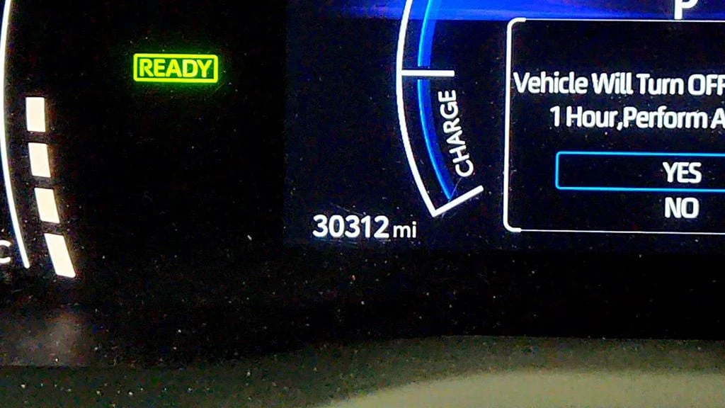 Used 2025 Midnight Black Metallic Toyota SE w/ Moonroof & Multimedia Upgrade Pkg image 16